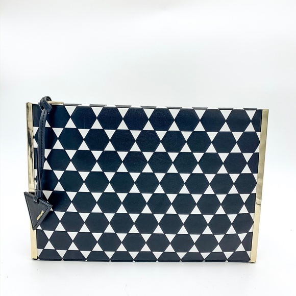 NWT HEIRLOOM Leather Embossed Flat Clutch - Picture 4 of 7